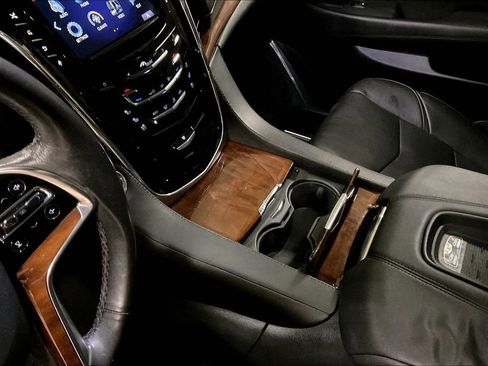 Used 2016 Cadillac Escalade Premium AWD/4WD image 16