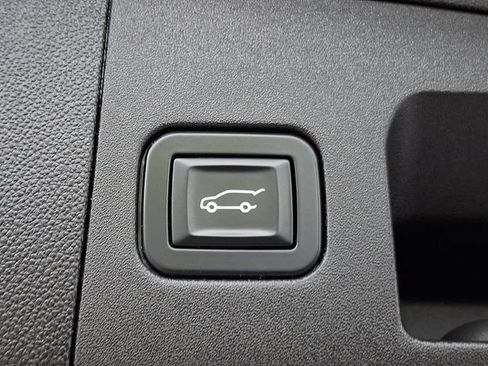 Used 2018 Cadillac XT5 Luxury w/ Driver Awareness Package FWD image 30