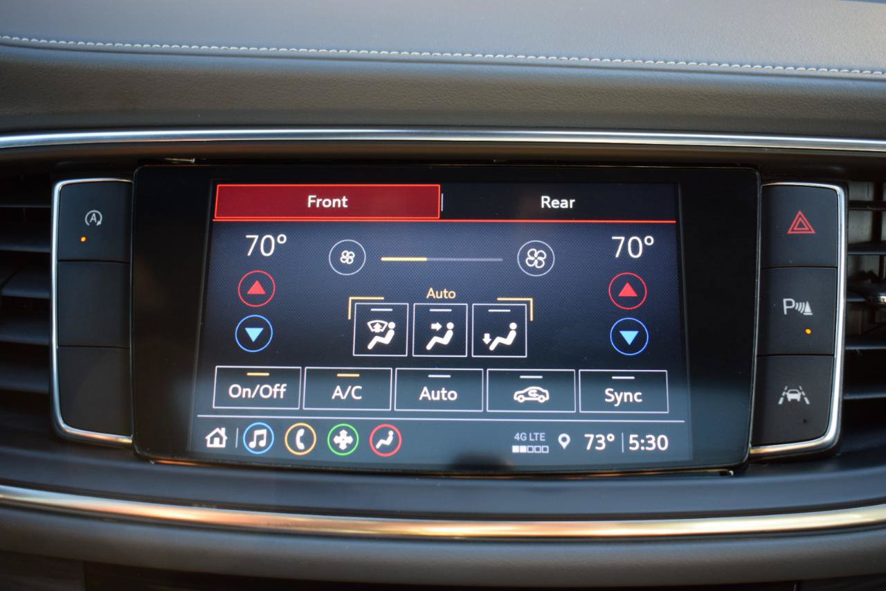 Used 2024 Buick Enclave Essence w/ Experience Buick Package FWD image 26