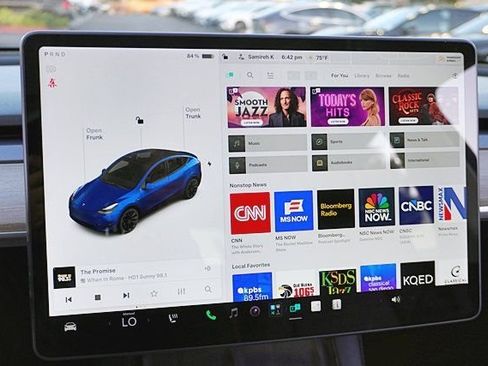 Used 2021 Tesla Model Y Long Range AWD/4WD image 36