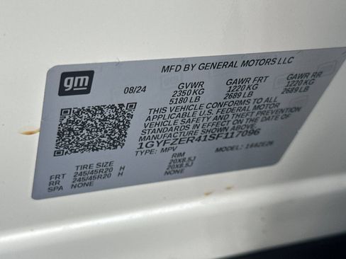 Used 2025 Cadillac XT4 Sport w/ LPO, Onyx Lite Package FWD image 57