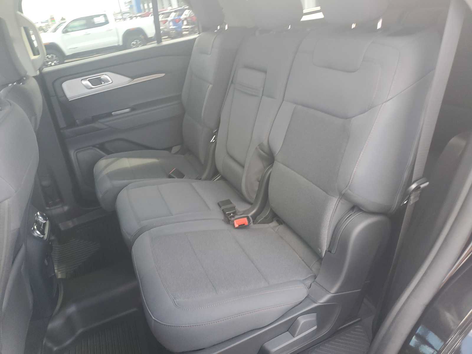 Used 2025 Ford Explorer Active RWD image 22