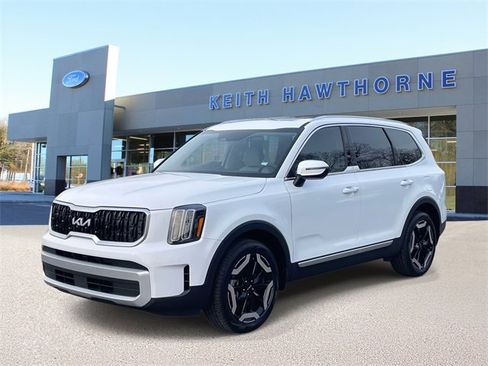 Used 2025 Kia Telluride EX w/ EX Captain's Chair Package image 4
