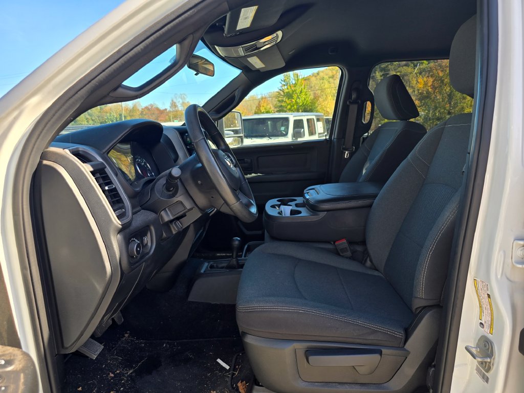 Used 2024 RAM 2500 Tradesman w/ Chrome Appearance Group AWD/4WD image 4