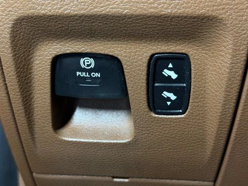 Used 2019 RAM 1500 Laramie RWD image 26