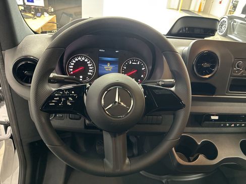 New 2025 Mercedes-Benz Sprinter 2500 image 8