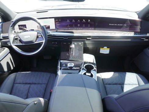 New 2025 Cadillac Escalade IQ Luxury 1 w/ Smart Trailering package image 11