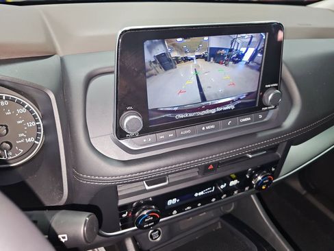 Used 2023 Nissan Rogue SV w/ SV Premium B Package image 41