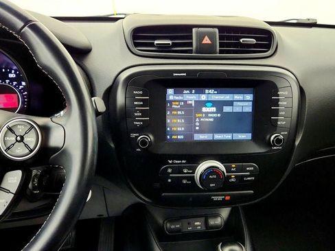 Used 2019 Kia Soul + FWD image 34