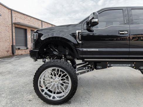 Used 2022 Ford F350 Platinum image 9