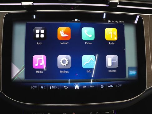 Used 2025 Mercedes-Benz E 350 4MATIC Sedan image 27