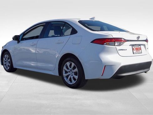 Used 2023 Toyota Corolla LE image 6