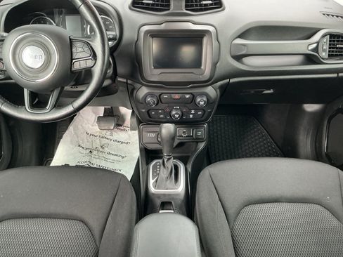 Used 2019 Jeep Renegade Altitude w/ Quick Order Package 2XM AWD/4WD image 11