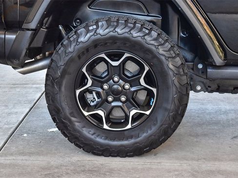 Used 2023 Jeep Wrangler Unlimited Rubicon 4xe w/ Steel Bumper Group image 11