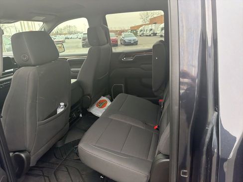 Used 2022 Chevrolet Silverado 1500 LT image 9