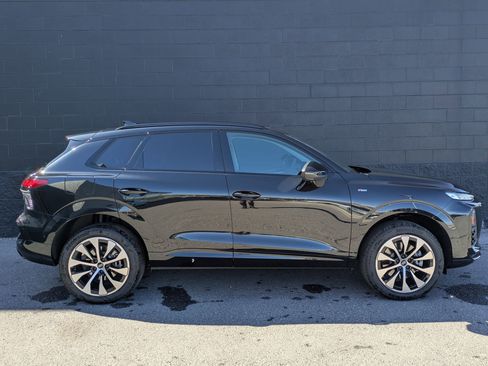 New 2026 Audi Q3 quattro 2.0T AWD/4WD image 4
