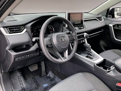 Used 2025 Toyota RAV4 XLE image 15
