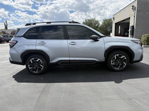 Used 2025 Subaru Forester Limited AWD/4WD image 4