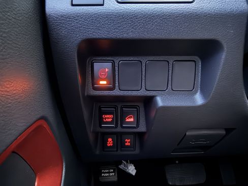 Used 2025 Nissan Frontier PRO-4X AWD/4WD image 28