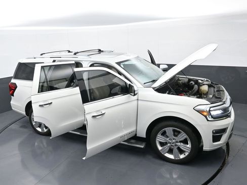 Used 2023 Ford Expedition Platinum image 38