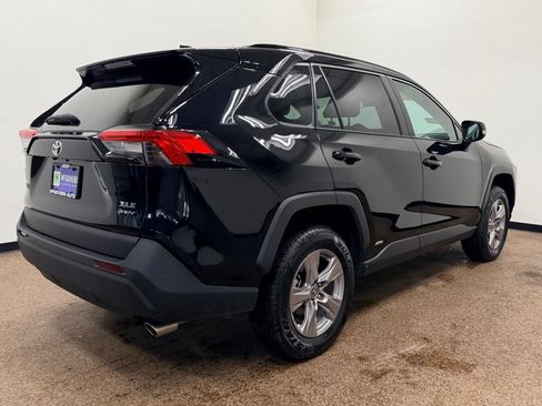 Used 2025 Toyota RAV4 XLE AWD/4WD image 6