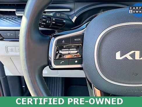 Certified 2022 Kia Carnival SX Prestige image 17