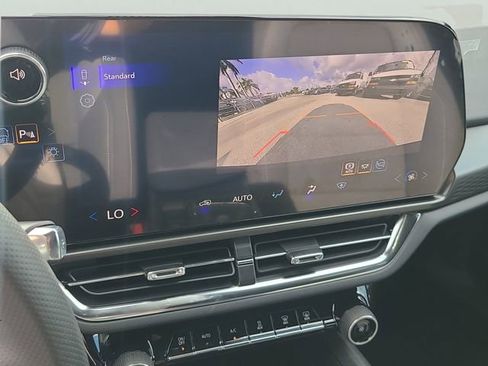 New 2026 Chevrolet Equinox EV LT w/ LPO, Blackout Package FWD image 32
