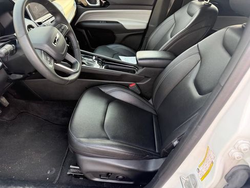 Used 2025 Jeep Compass Limited AWD/4WD image 7