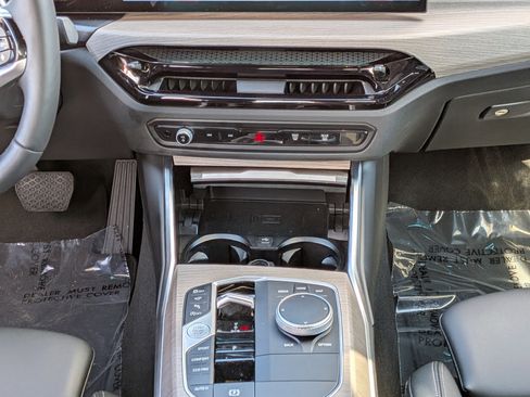 Used 2025 BMW 330i Sedan image 21