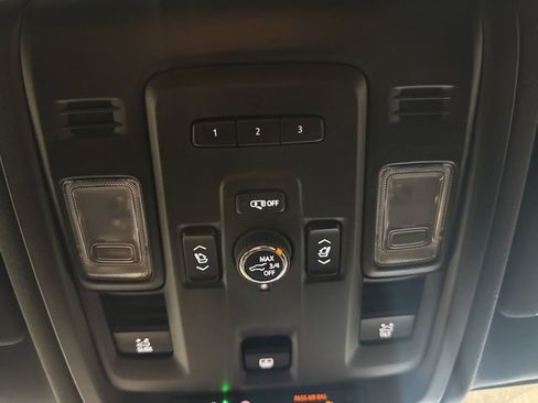 Certified 2024 Chevrolet Suburban Z71 w/ Luxury Package image 24