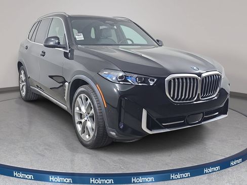 Certified 2024 BMW X5 xDrive50e w/ Premium Package AWD/4WD image 3