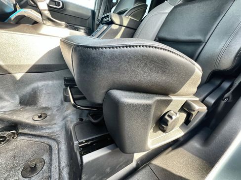 New 2024 Ford Bronco Black Diamond w/ Sasquatch Package image 22