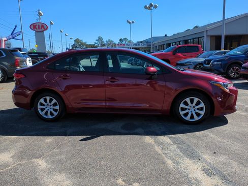 Used 2024 Toyota Corolla LE image 4