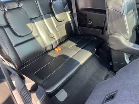 Used 2020 Ford Explorer Limited image 11