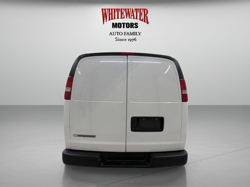 Used 2019 Chevrolet Express 3500 w/ Driver Convenience Package image 3