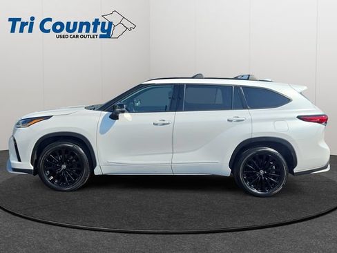 Used 2023 Toyota Highlander XSE AWD/4WD image 5