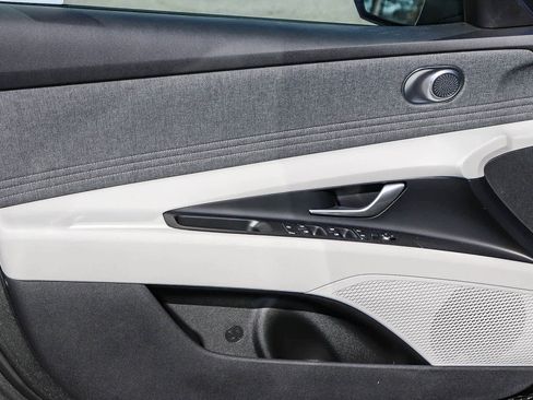 New 2026 Hyundai Elantra Limited image 27