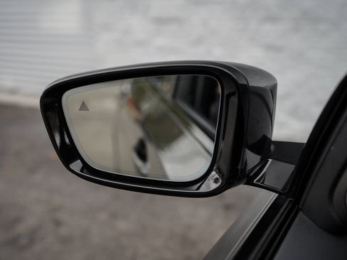 Used 2019 BMW 540i xDrive w/ M Sport Package image 38