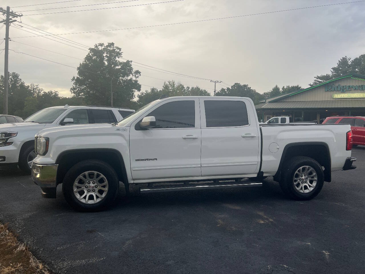 Used 2016 GMC Sierra 1500 SLE w/ SLE Value Package AWD/4WD image 2