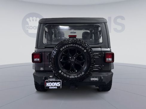 Used 2019 Jeep Wrangler Sport image 5