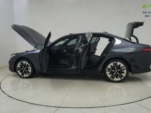 Used 2025 BMW 530i RWD image 76