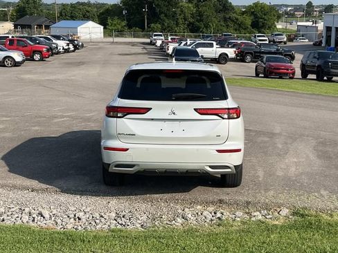 Used 2024 Mitsubishi Outlander SE Black Edition AWD/4WD image 4