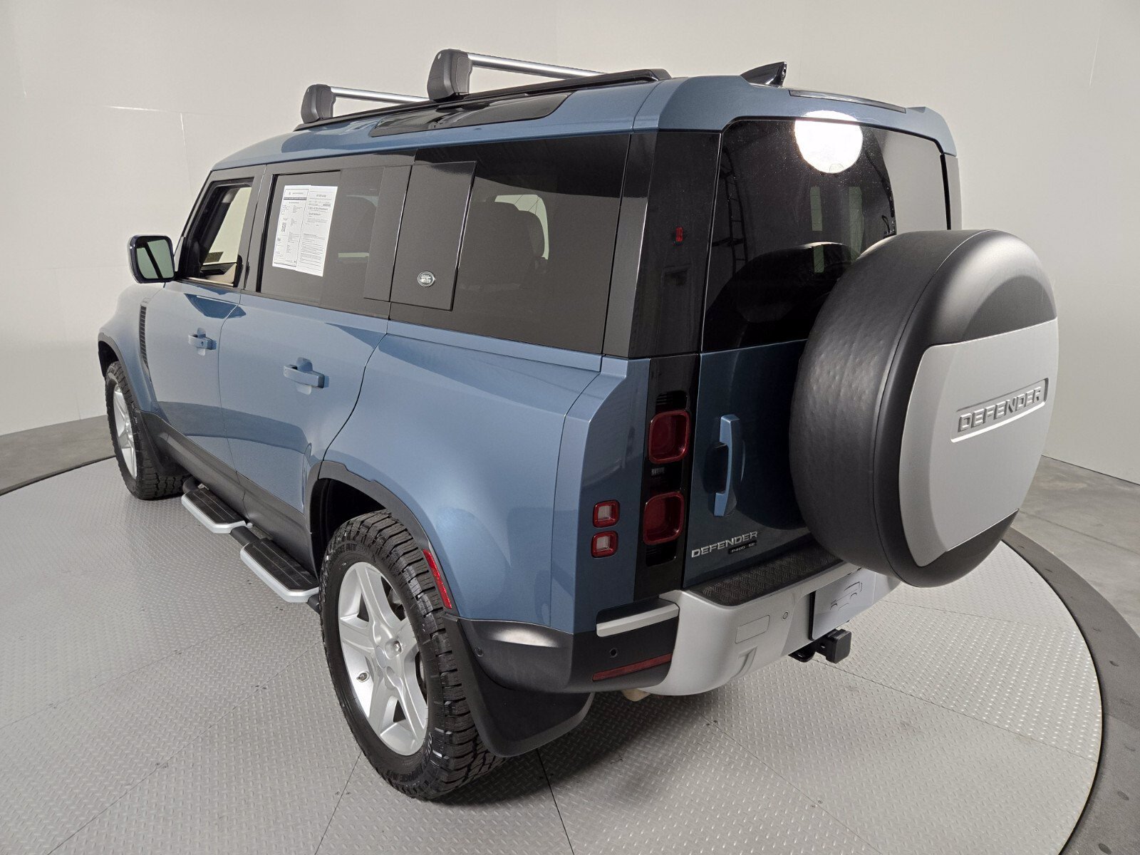 Used 2020 Land Rover Defender 110 SE AWD/4WD image 17