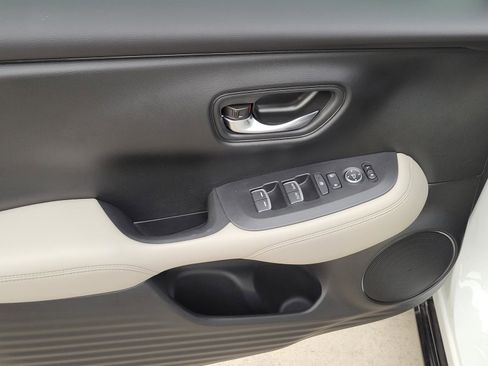 Used 2023 Honda HR-V EX-L image 4