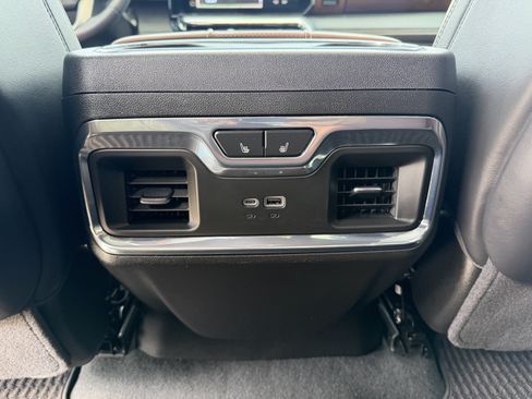 Used 2025 GMC Sierra 1500 Denali Ultimate AWD/4WD image 23