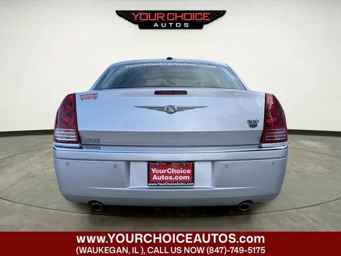 Used 2010 Chrysler 300 C w/ Luxury Group II RWD image 4