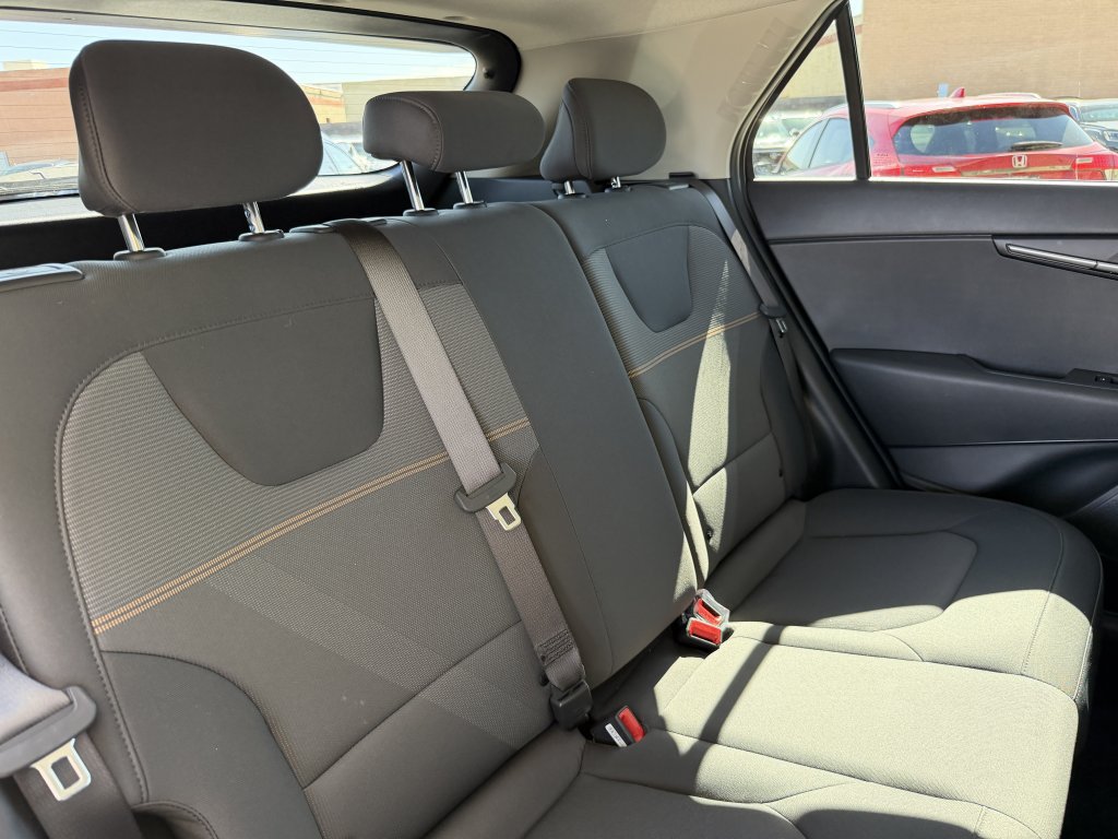 Used 2025 Kia Niro LX FWD image 35