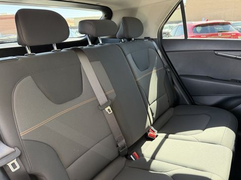Used 2025 Kia Niro LX FWD image 35