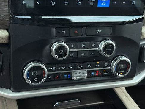 Used 2024 Ford Expedition Max Limited image 31