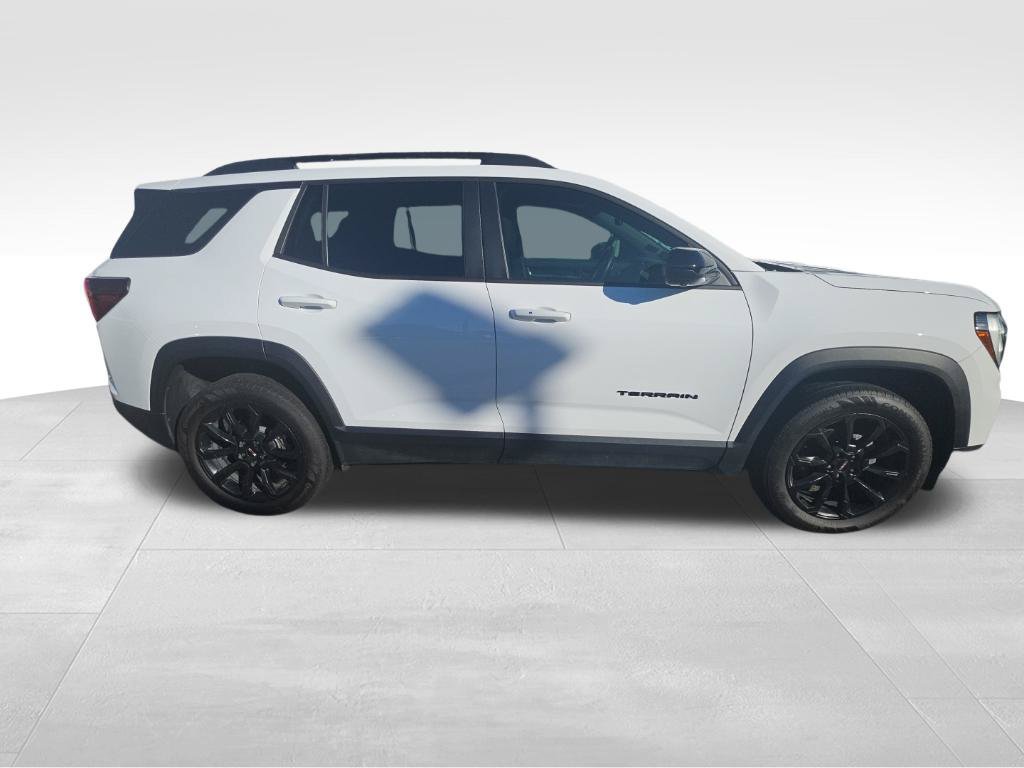 Used 2025 GMC Terrain Elevation w/ Elevation Premium Package AWD/4WD image 7